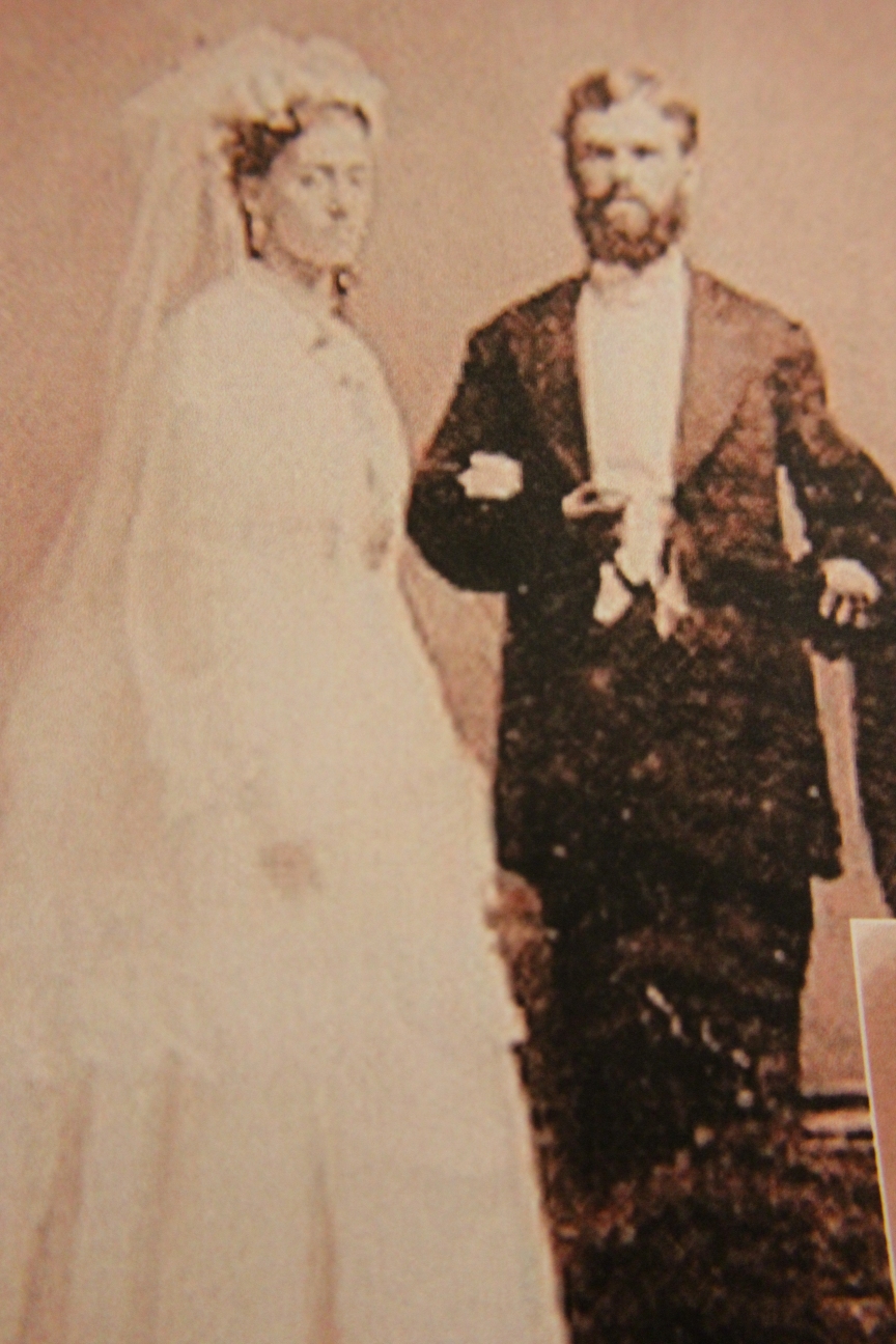 Small_annaretta_and_samab